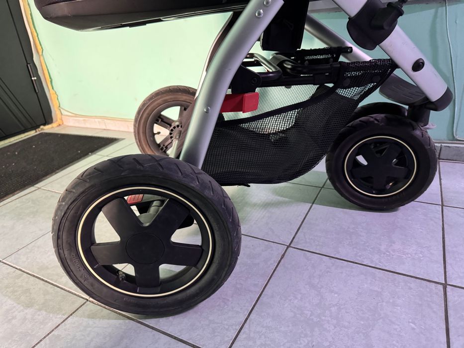 Продается отличная детская коляска