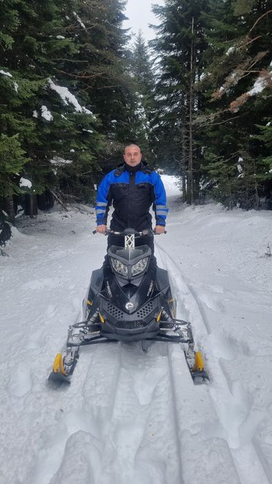Моторна шейна ski doo