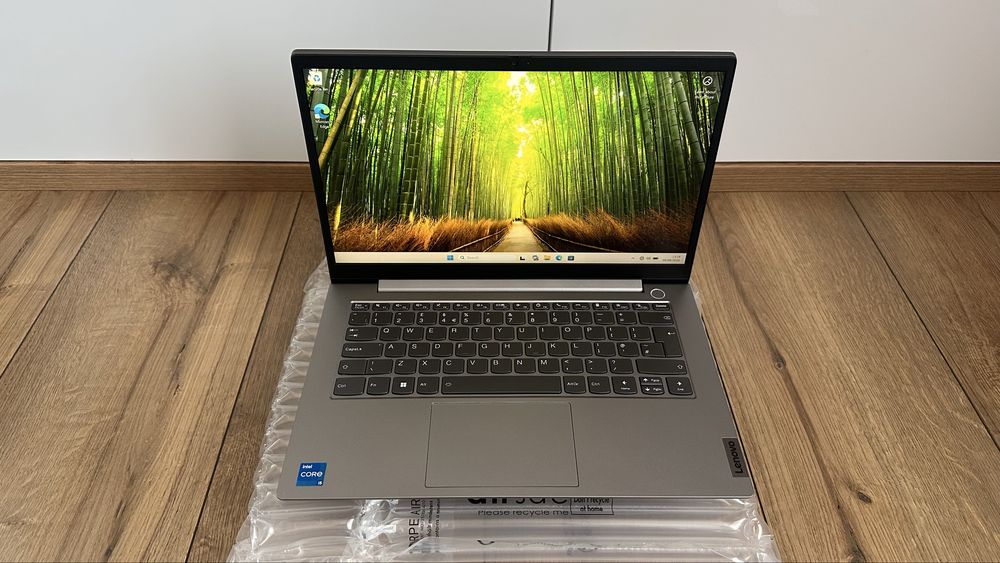 Лаптоп Lenovo Thinkbook 14 Gen 4 Intel i5-1235u 8GB RAM 256GB SSD Windows 11 Pro