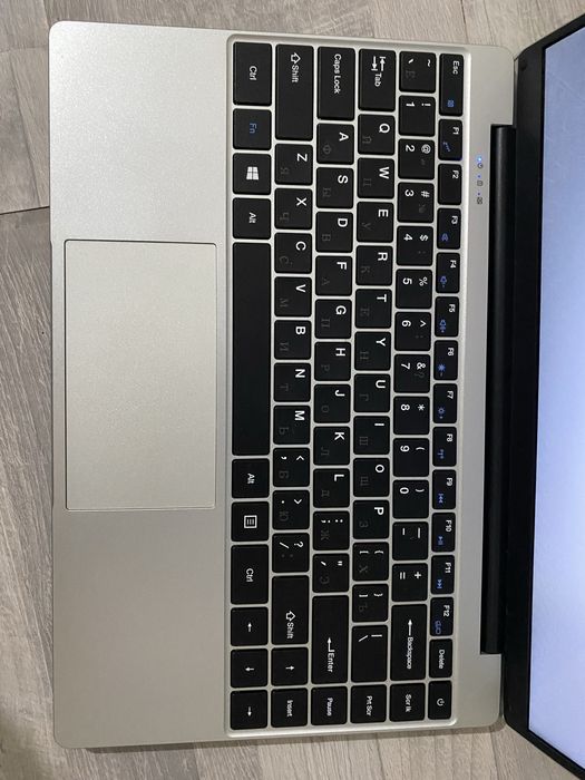 HYDRA ноутбук 8GB RAM, i5, SSD 256GB