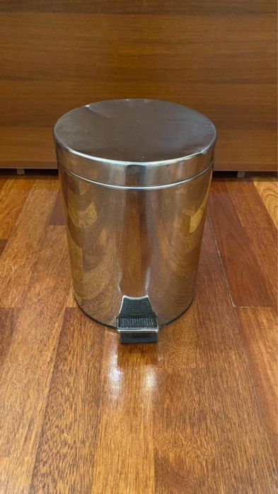 Продам мусорное ведро в хорошем состоянии