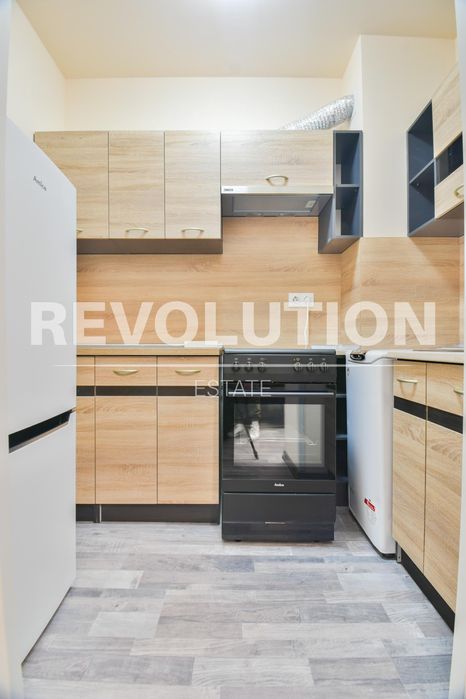 Дава се под наем Едностаен апартамент в София, Студентски град - 29 кв.м за 300 € - Снимка #2