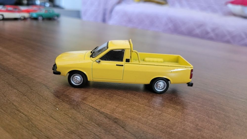 Vand macheta auto 1/43 Dacia 1304 Pick Up de la Deagostini