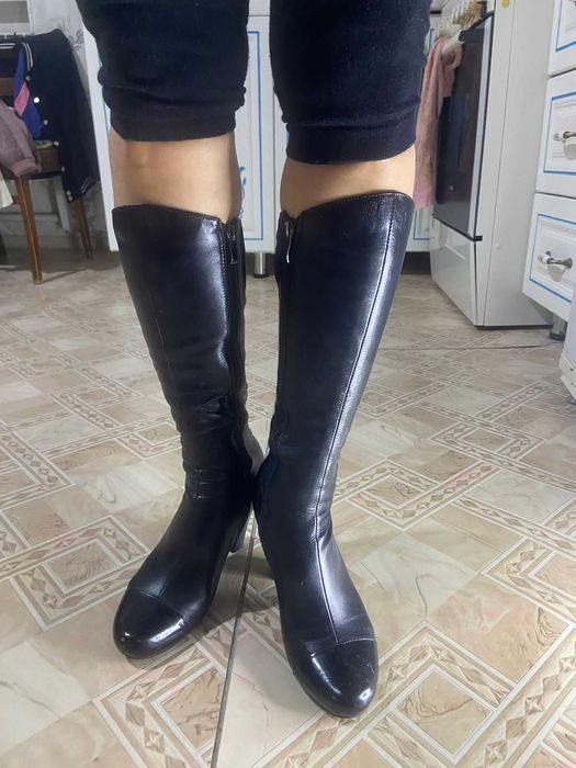 Продам сапоги . .