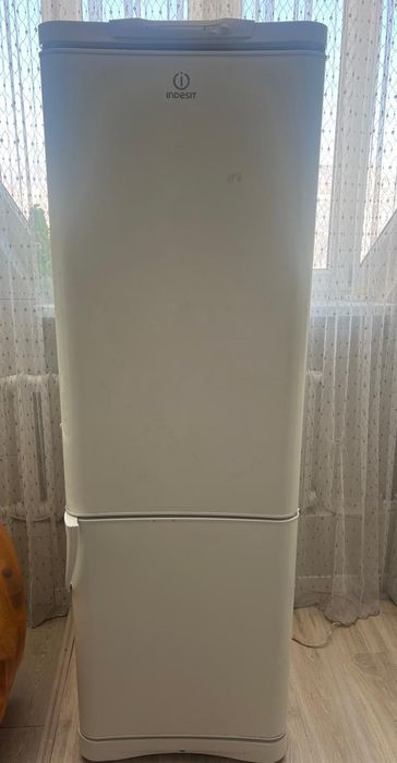 Холодильник срочно продам