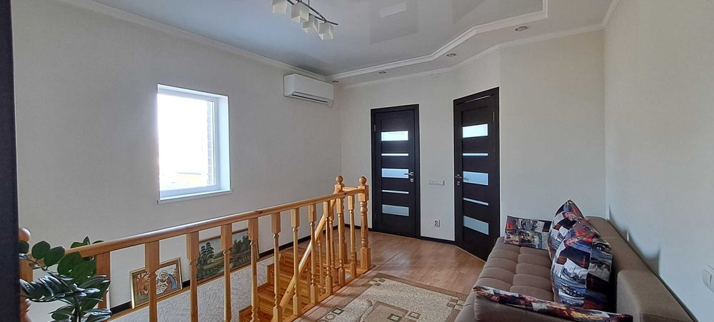 Продам 4ком. дом мкр. Западный