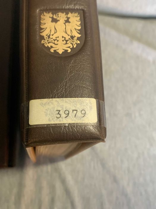 луксозен класьор, Първи ден колекция