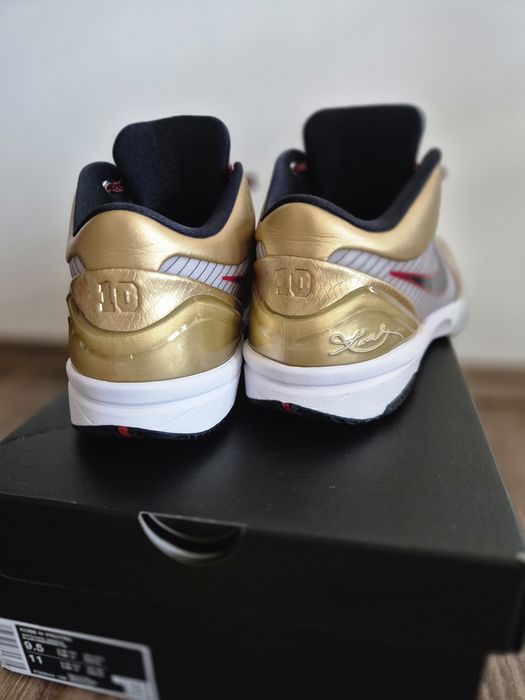 Kobe 4 Protro gold medal