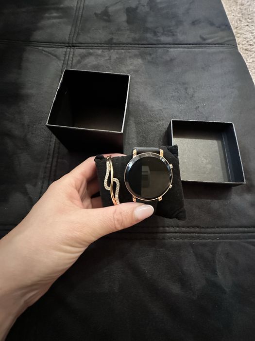 Елегантен дамски часовник с гривна