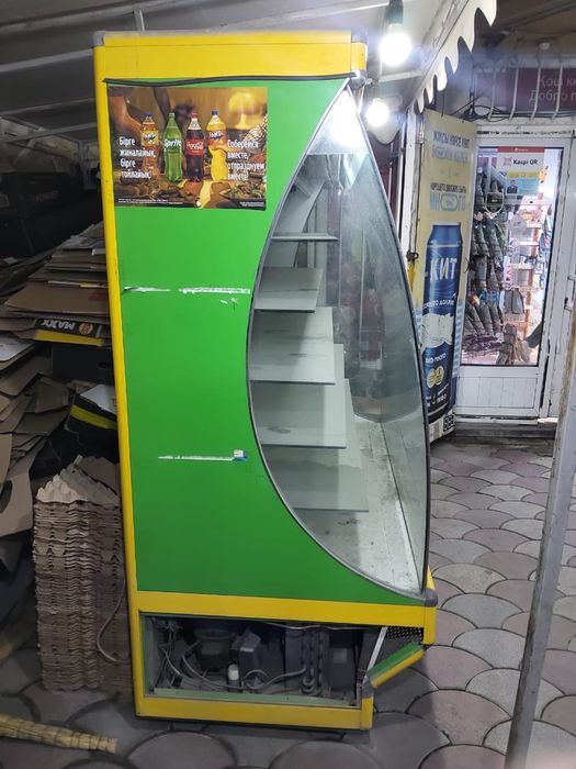 Витринный холодильник