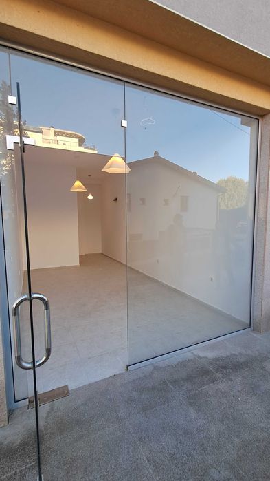 Дава се под наем Магазин в Хисаря - 25 кв.м за 250 € - Снимка #2