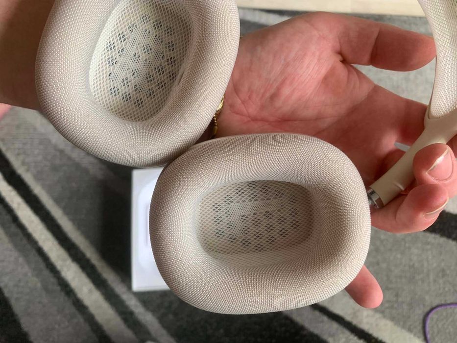 AirPods Max 1 серия Starlight с USB - C чисто нови!