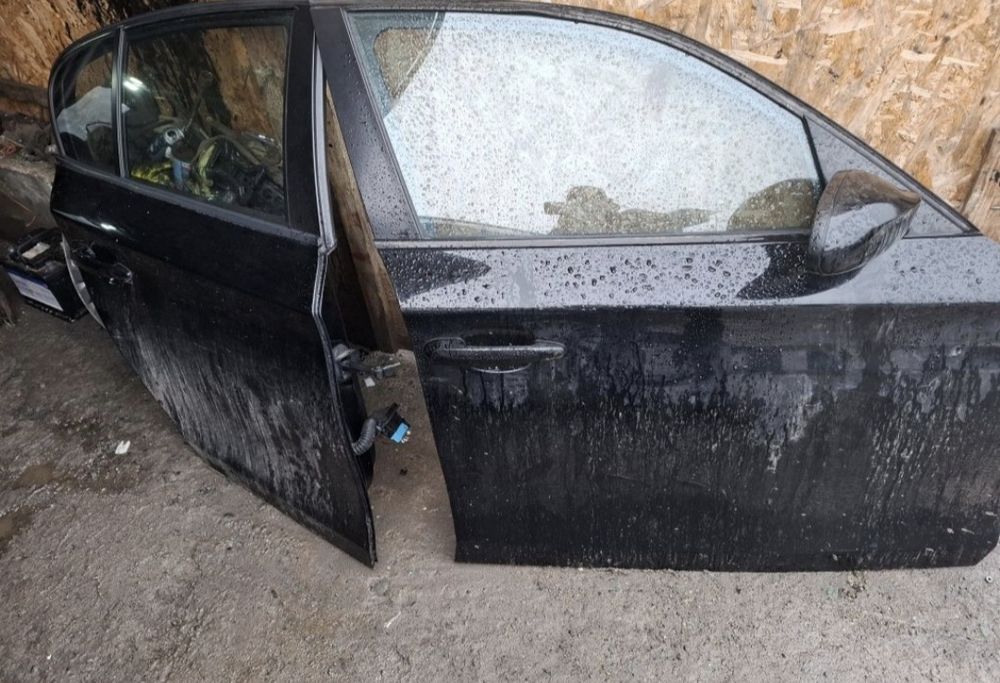 Uși portiere complete BMW E 87 capotă culoare Negru
