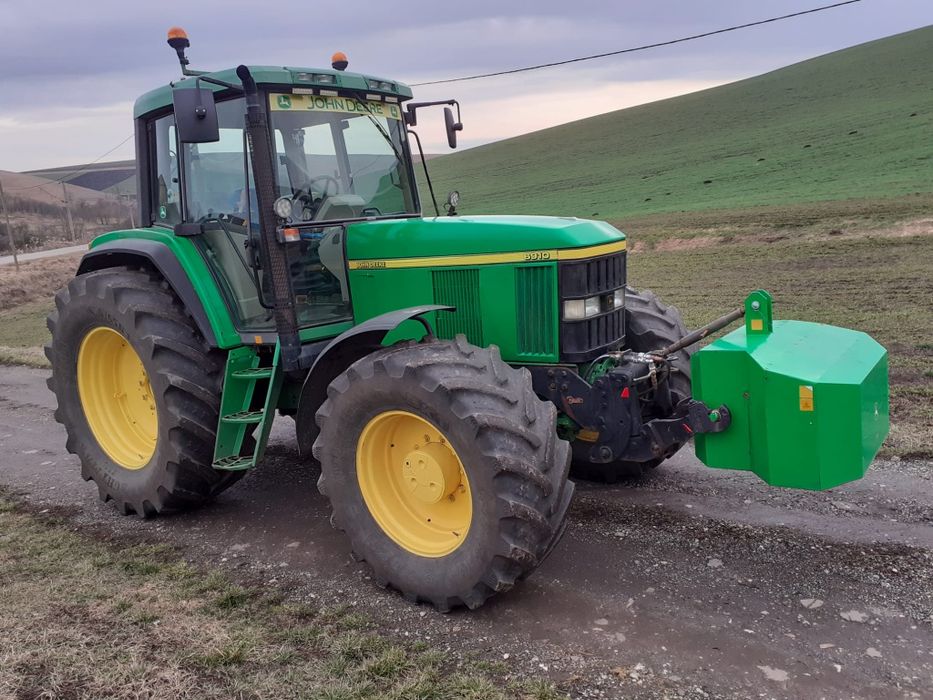 Vând tractor John Deere