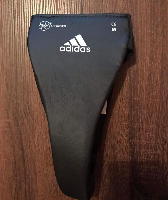 Спортна стока на едро и дребно карате бокс кимона ръкавици шорти колан