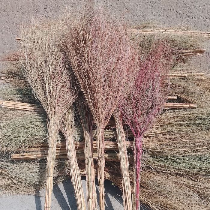 Metla supurgi bor sotiladi