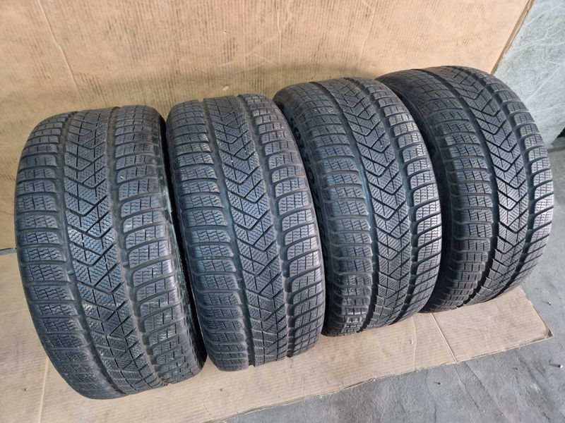 4 Pirelli R18 245/40
зимни гуми DOT3418