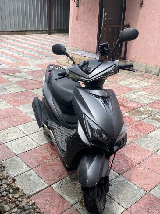 Продам м8 про на ходу