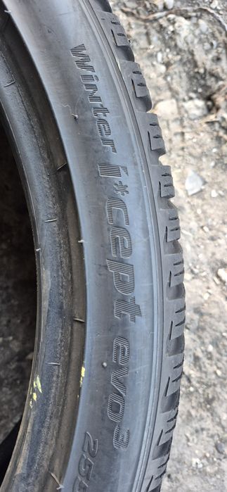 2 anvelope iarna Hankook 255/35/20.Pretul este pe bucata.