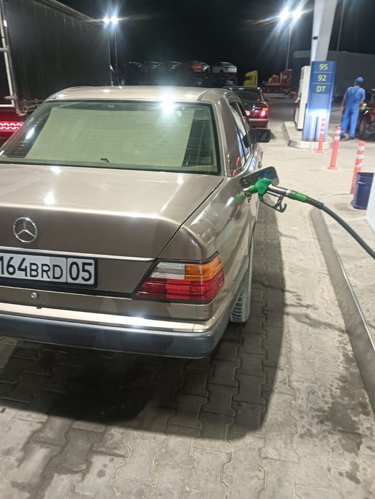 Мерседес Бенц 124