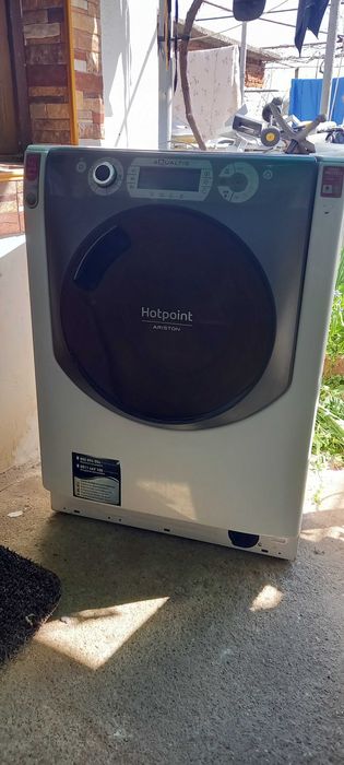 Продавам пералня Аристон Bauknecht