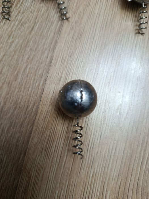 Джиг глави с пружина с две уши