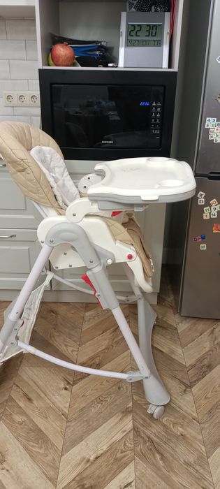 Стульчик для кормления Happy baby