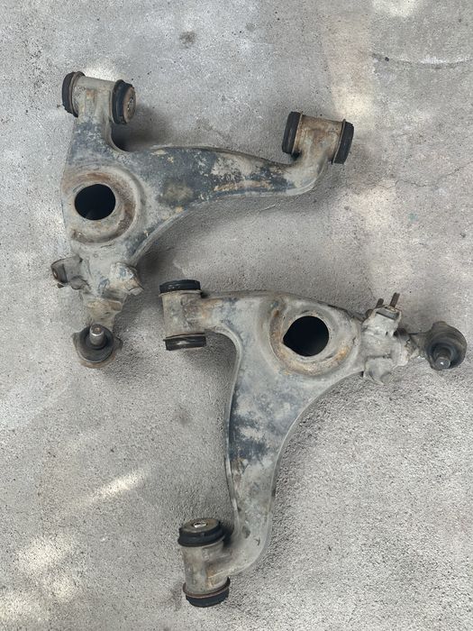Передние рычаги на w124