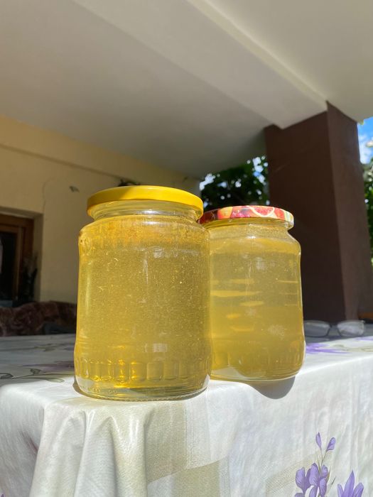 Miere de salcâm proaspătă
