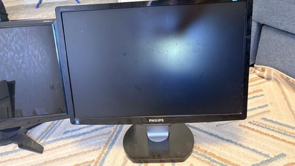 Мониторы срочно продам