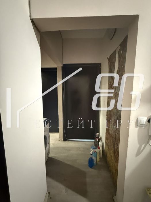 Четиристаен  апартамент за продажба  райони  Зимно кино Тракия, гр.Ва