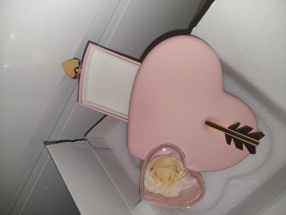 Cutie cadou cu trandafir nemuritor, cutie inima roz