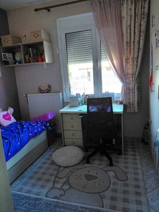 Продава двуетажна къща 92 м2 с двор 400 м2 в Паралия Каряни, Гърция