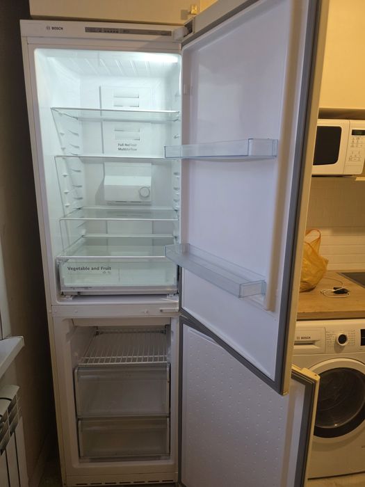 Продам в отличном состоянии холольник BOSCH