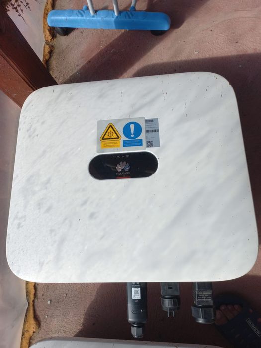 Vand invertor 20kw trifazat utilizat 3 ani
