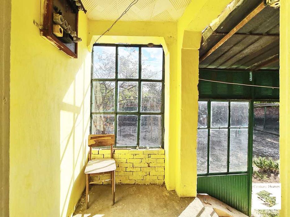 140327 Едноетажна къща с равен двор и кладенец в с. Бутово