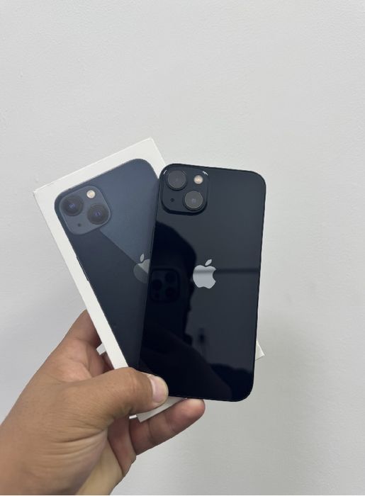 Akalar Ideal xolatdegi iPhone 13 bor