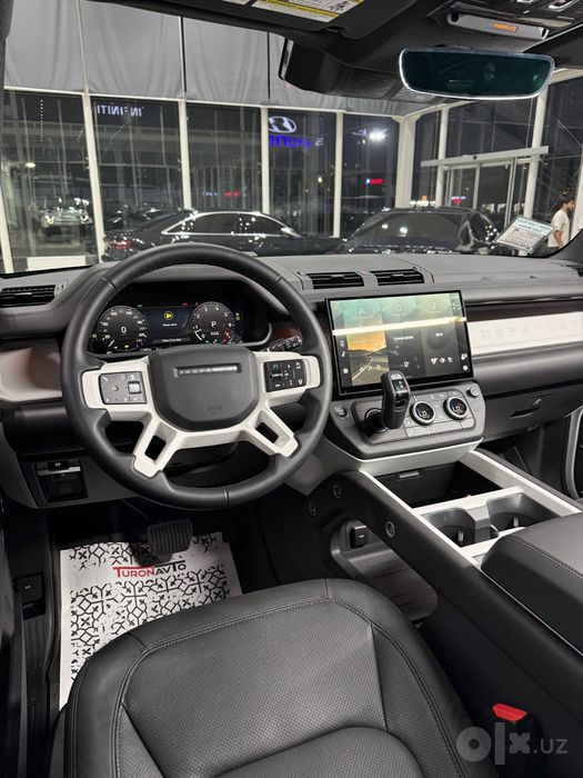 Land Rover Defender P300