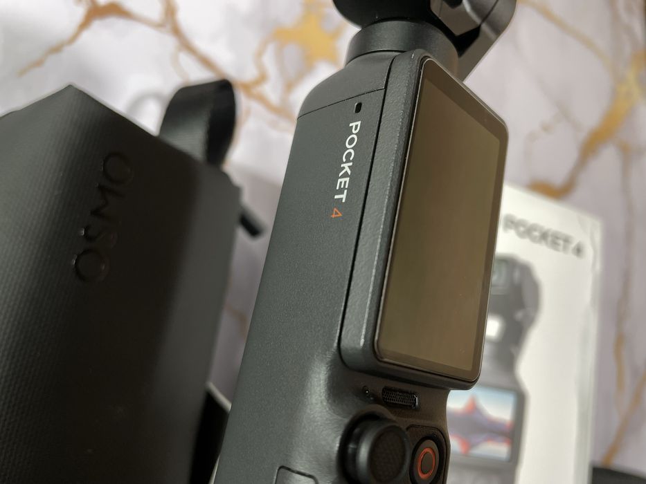 DJI Osmo Pocket 4 Creator Combo