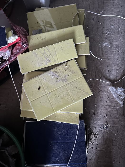 Бесплатно отдам Кафель б/у