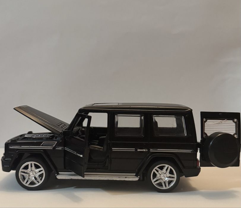 Металлическая модель Mercedes-Benz G-Class (G-Wagon)