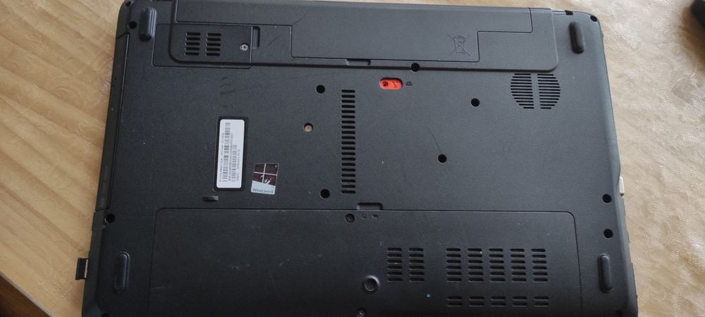 Лаптоп Acer aspire e1-531