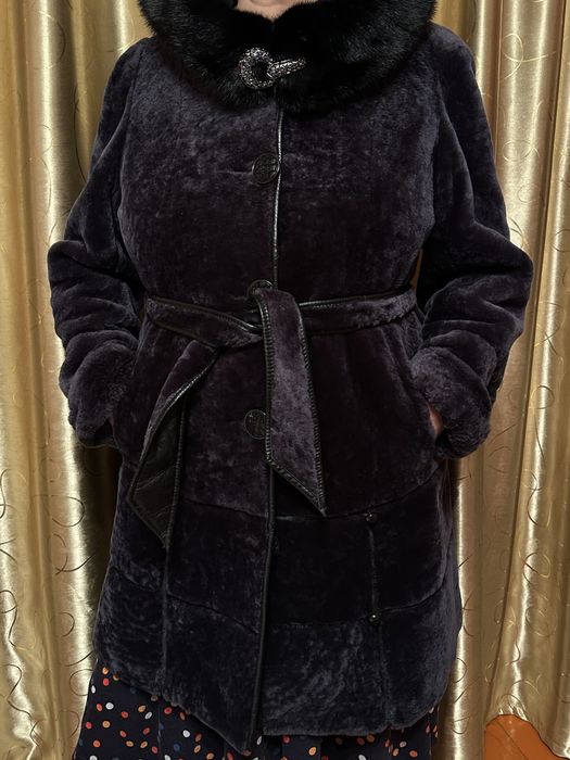 Красивая, лёгкая шуба.