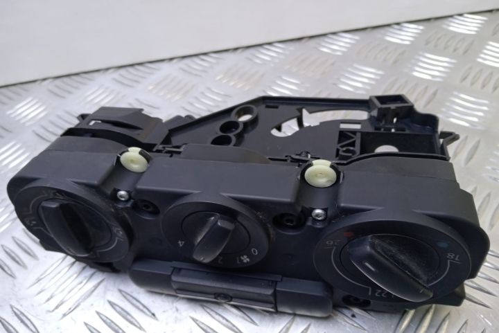 Panou comanda AC 1K0820047HM Volkswagen VW Touran prima generatie