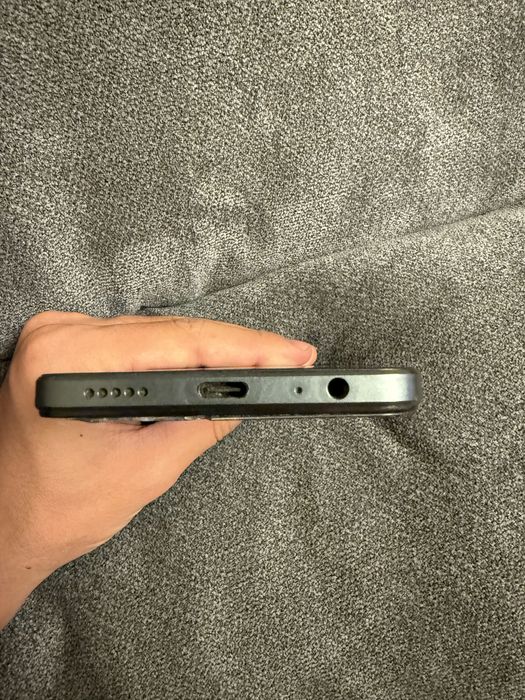 Продам телефон Vivo Y17s