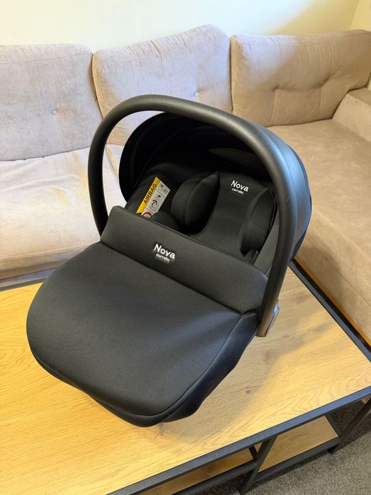 Бебешко столче за кола Carrello Nova DK791 i-Size 40–87 см + адаптери + зимно покривало