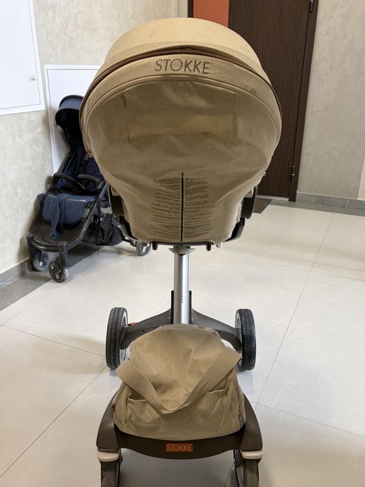 продается коляска Stokke
