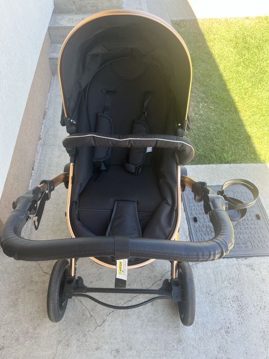Vand Carucior 3 in 1. Stare foarte buna.