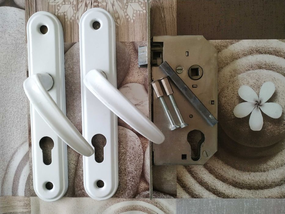 Секретни дръжки и брави, Обикновенни дръжки и брави