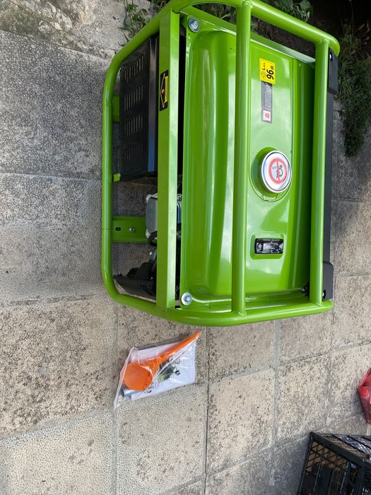 Нов Ел. Генератор FIELDMAN 2100 W в гаранция